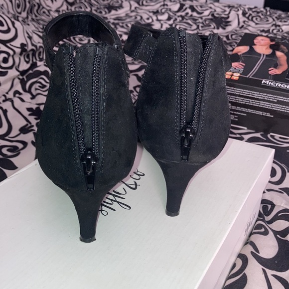 Gently used excellent condition black shoes from style & co- size 10.5 - Picture 7 of 12